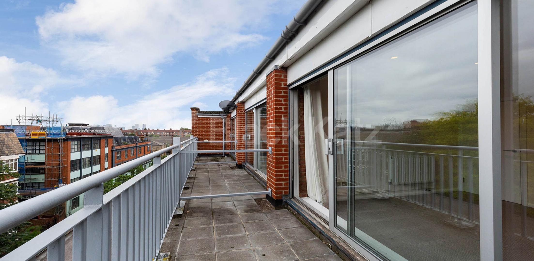 			NEWLY RENOVATED 2 BED, 2 Bedroom, 1 bath, 1 reception Apartment			 GROVE HOUSE-TUDOR ROAD, HACKNEY-BETHNAL GREEN-LONDON FIELDS